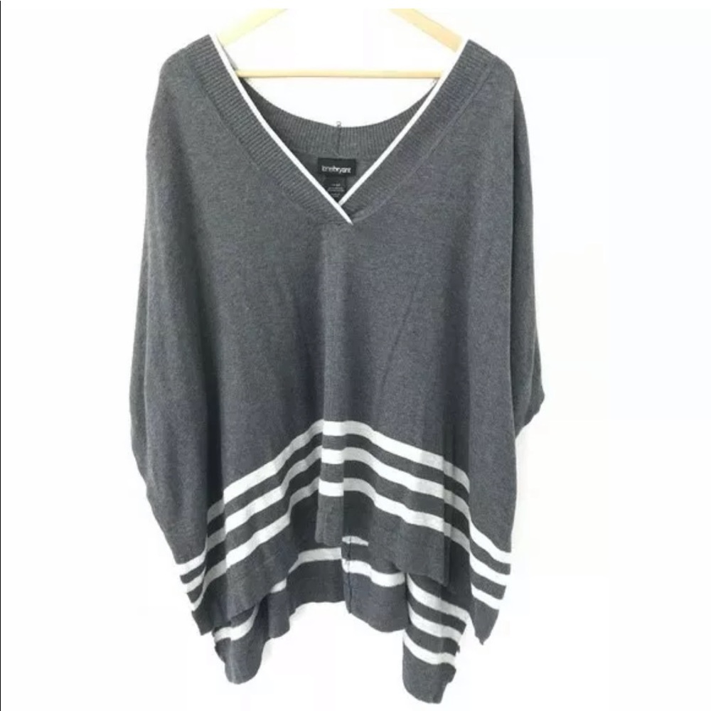 Grey and White Poncho From Lane Bryant Size 14-20